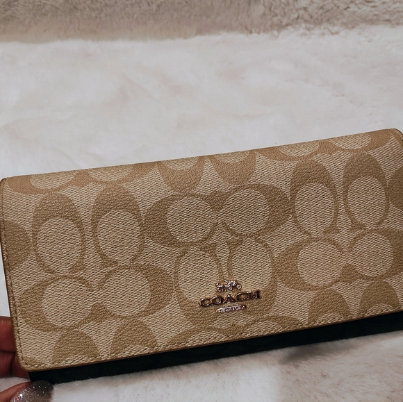 Coach wallet - Picture 1 of 3